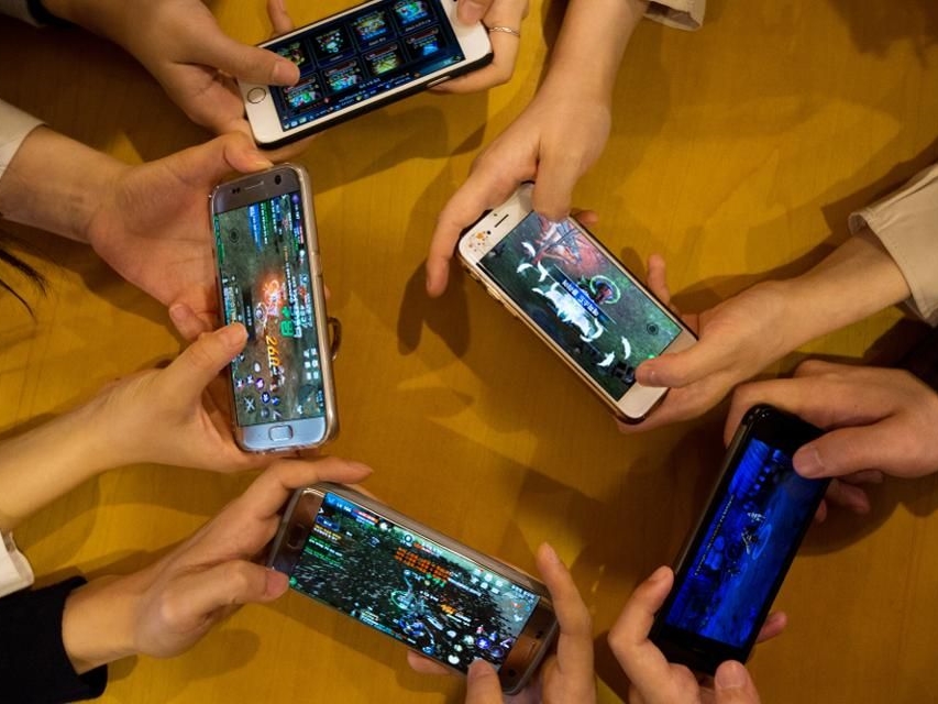 Mobile games to play to keep boredom at bay