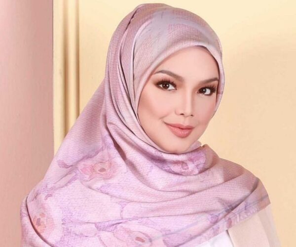 Siti Nurhaliza reveals son’s name on his seventh day