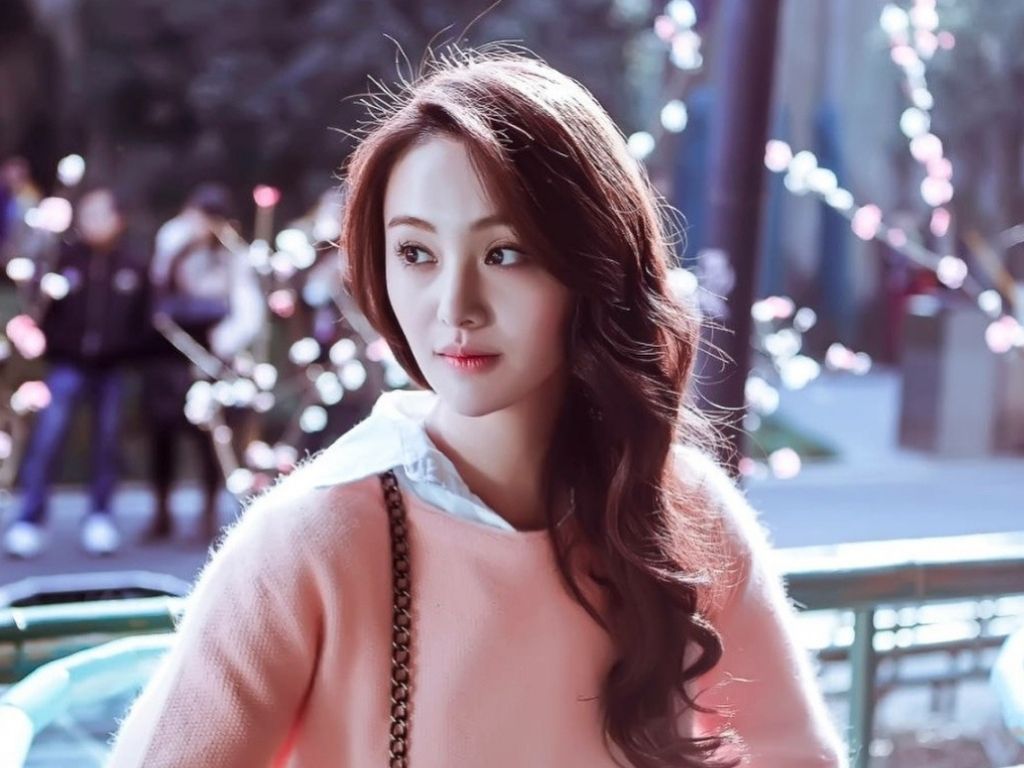 Zheng Shuang admits to financial struggles