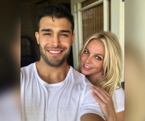 Britney Spears announces engagement with Sam Asghari