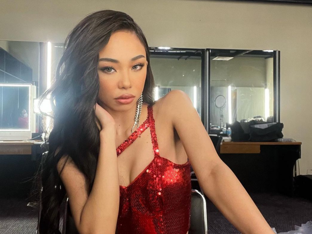 MayMay Entrata is not dating the Tinder Swindler, people!