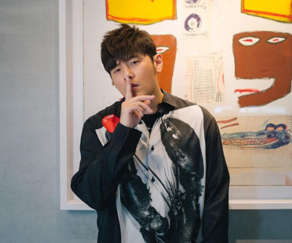 Jay Chou gets fans concerned over photo of IV drip