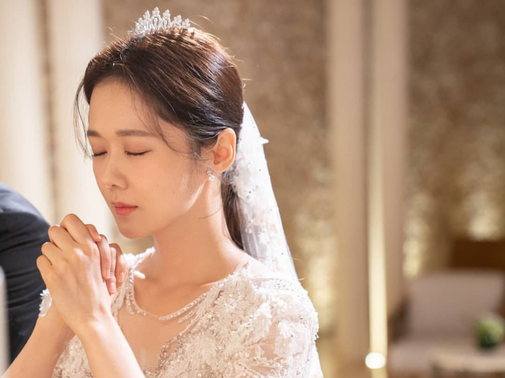 Jang Nara announces upcoming marriage