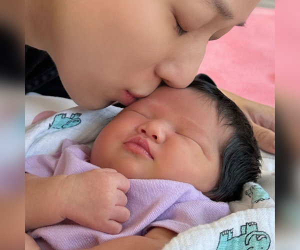 Linda Chung gives birth to third child