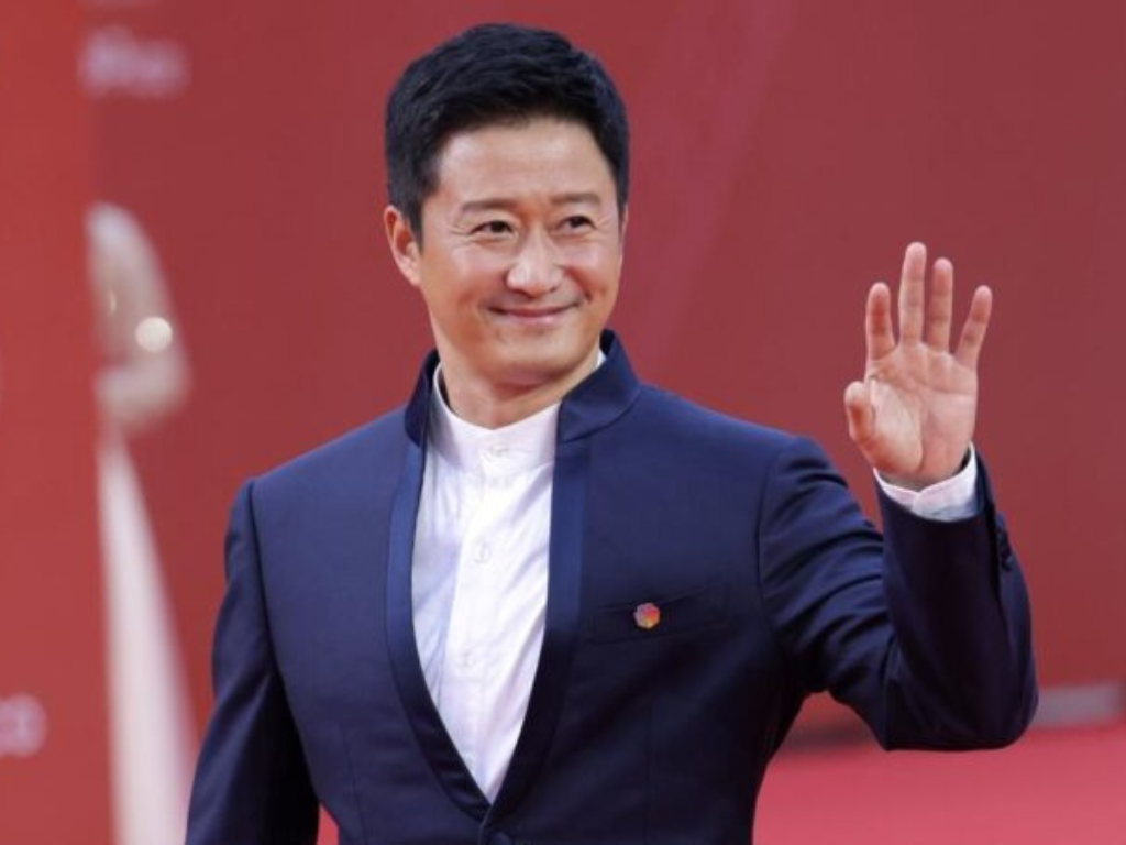 Wu Jing criticised for allegedly using iPhone