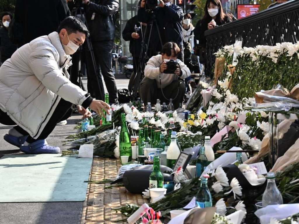 Korea’s entertainment grinds to a halt in wake of Itaewon tragedy
