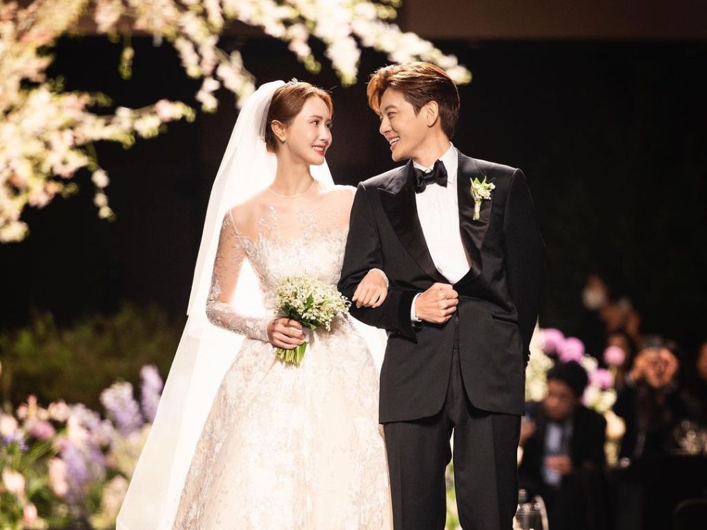 SE7EN and Lee Da-Hae share images from wedding