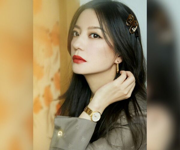 Zhao Wei spotted at Beijing Airport amid alleged ban