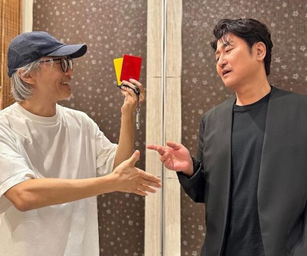 Stephen Chow lightheartedly offers Song Kang-ho a role in new movie