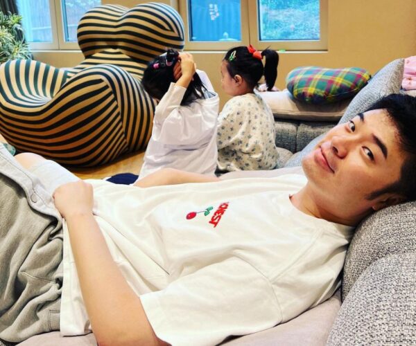 Chen He denies wife is pregnant again