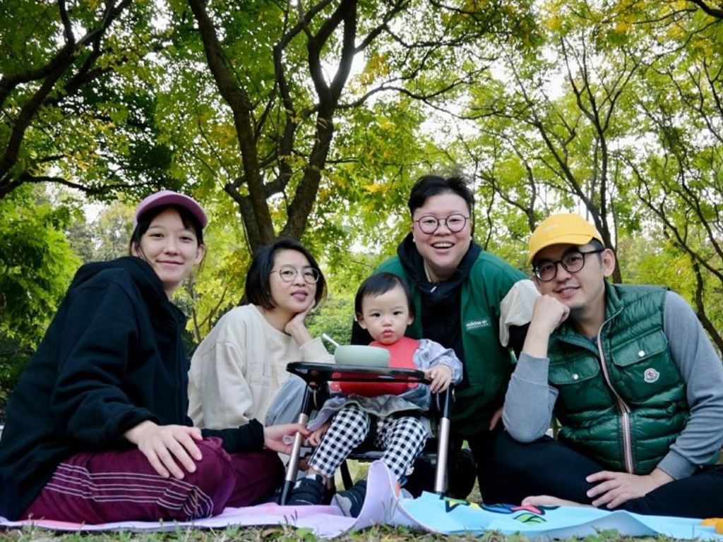 Summer Meng shares first family photo since Mickey Huang’s scandal