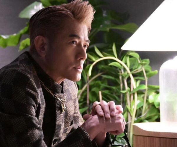 Aaron Kwok in tears while remembering his late mother