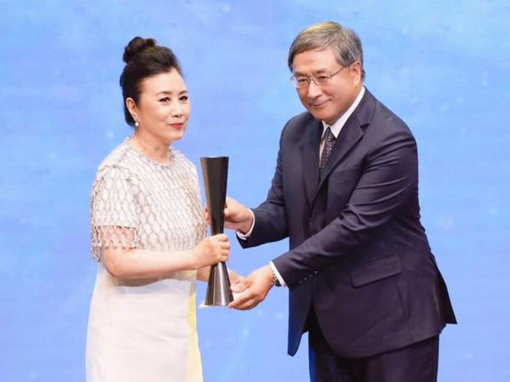 Liza Wang honoured with Lifetime Achievement award