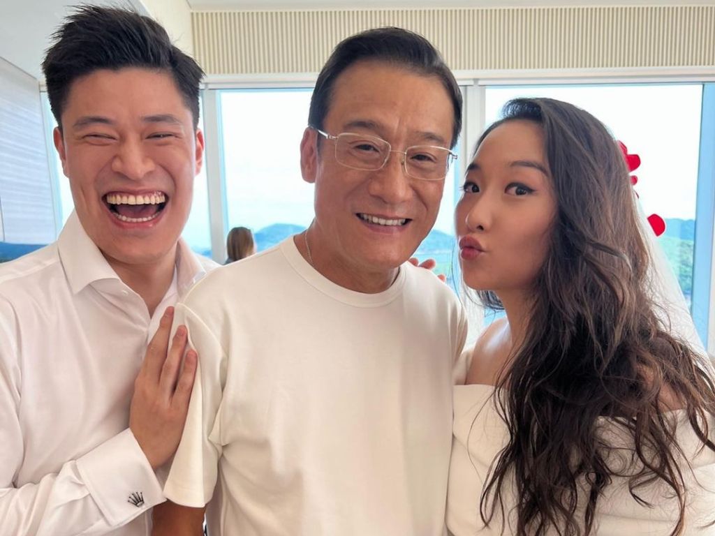 Tony Leung Kar Fai welcomes granddaughter