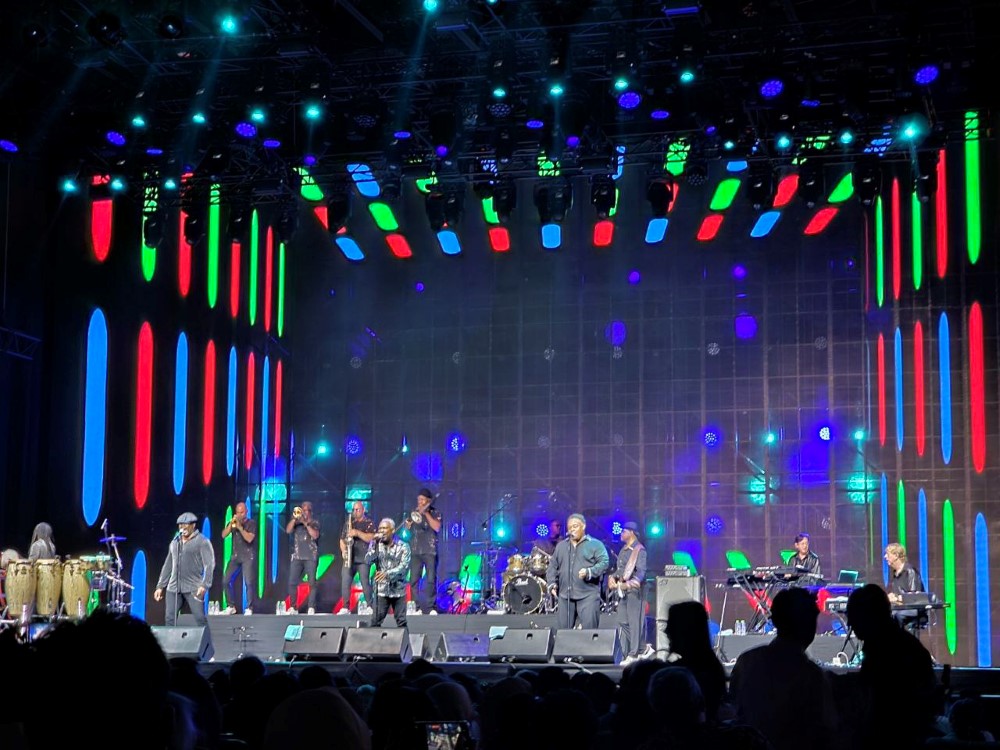 Earth, Wind & Fire Experience brings Motown magic to Kuala Lumpur! | theHive.Asia Earth, Wind & Fire Experience brings Motown magic to Kuala Lumpur!, Al McKay's Allstars, celeb, concert, Earth, music, news, theHive.Asia, 2 1