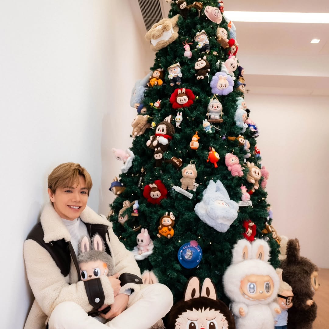 Hins Cheung had a very merry Labubu Christmas, hins cheung, celeb asia, christmas, labubu, theHive.Asia