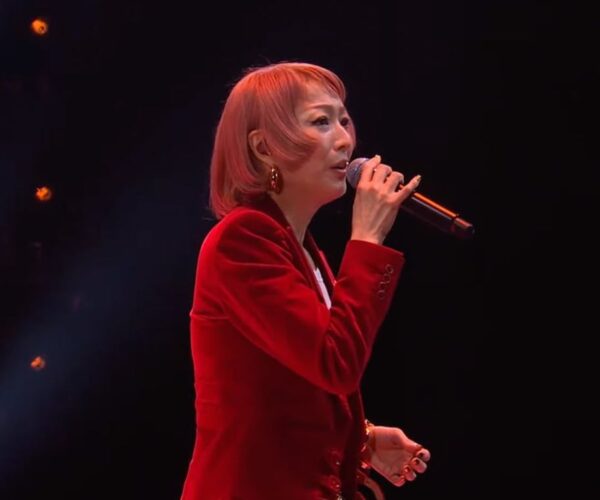 Sammi Cheng wins Most Favourite Female Singer again after 24 years