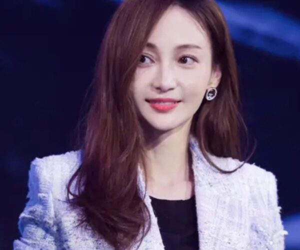Yao Di sparks controversy again as the internet is divided over her comeback