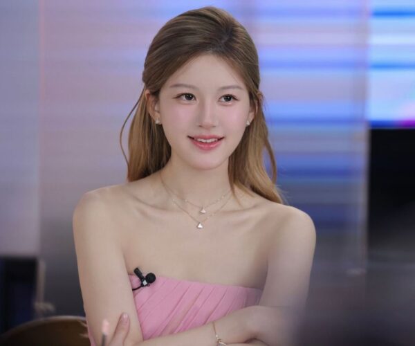 Zhao Lusi shines in comeback livestream after health struggles