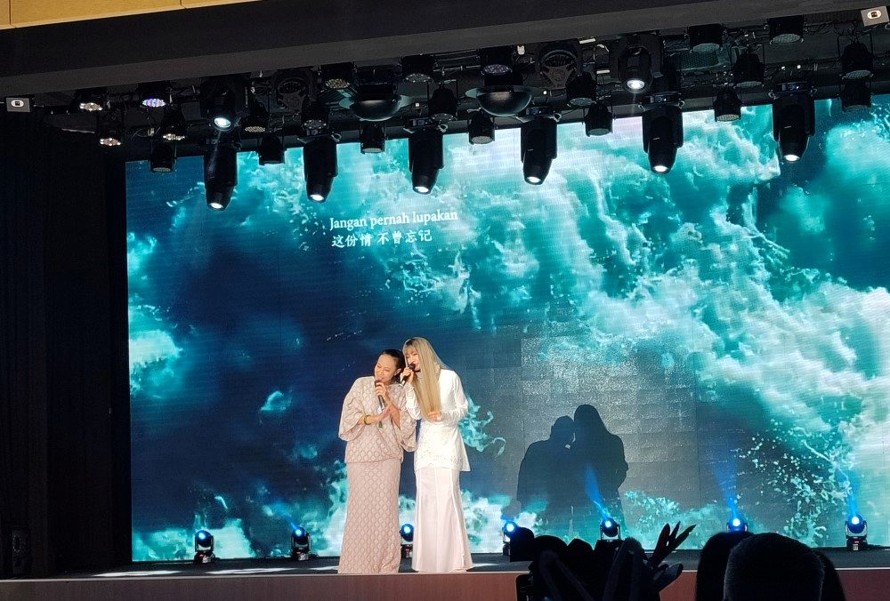 JessC and Fauziah Latiff bring hearts together with duet “Tak Terpisah”, celeb, duet, fauziah latiff, JessC, music, news, theHive.Asia
