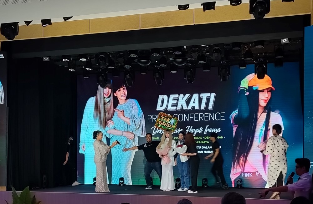 JessC and Fauziah Latiff bring hearts together with duet “Tak Terpisah”, celeb, duet, fauziah latiff, JessC, music, news, theHive.Asia
