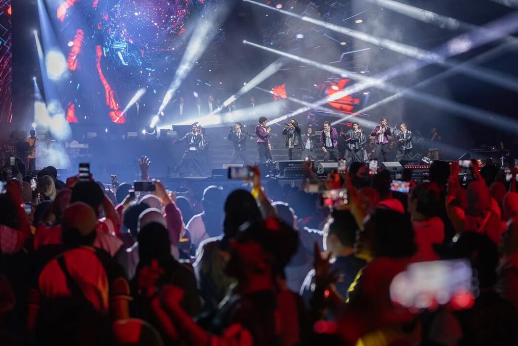 KRU enters Malaysia Book of Records for GenKRU concert, kru, celeb, concert, genkru, malaysia book of records, news, theHive.Asia