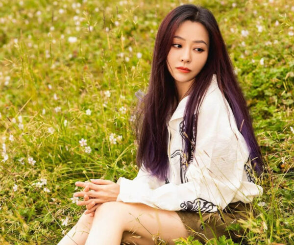 Jane Zhang addresses criticism on “ugly” concert poster