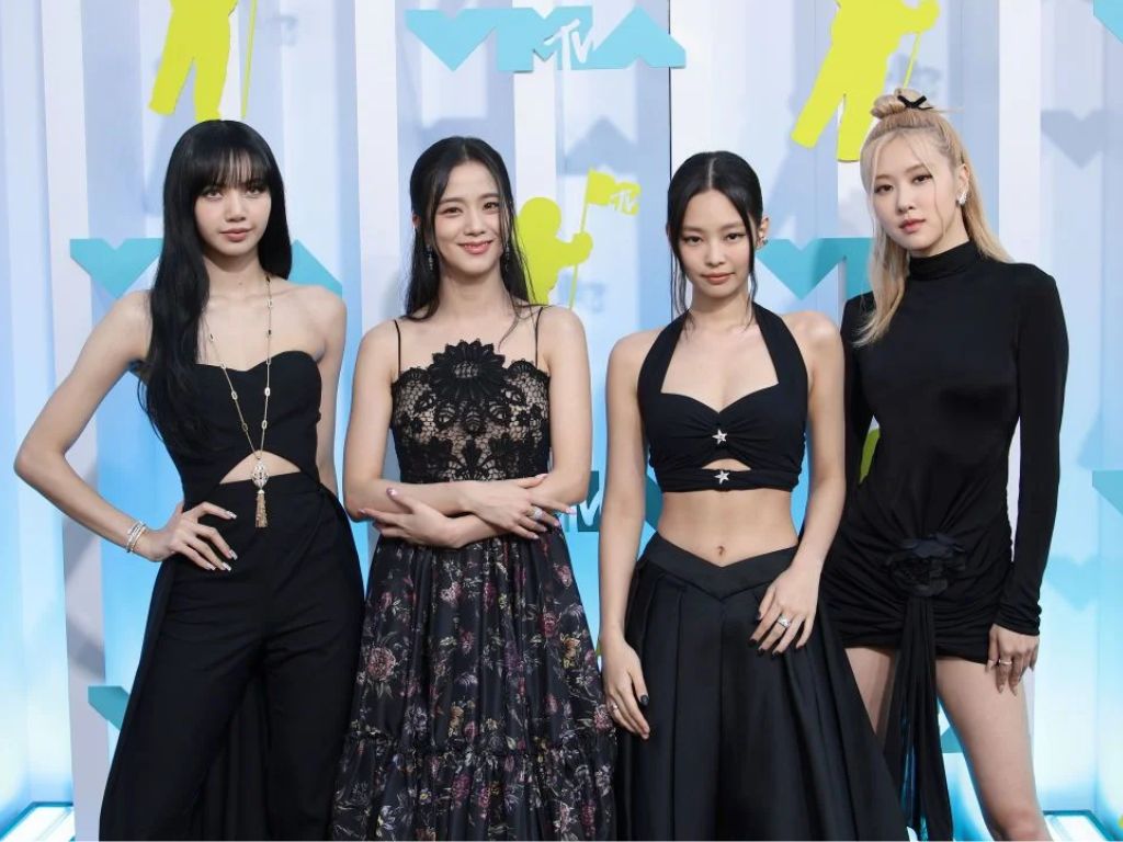 BLACKPINK has started filming new MV