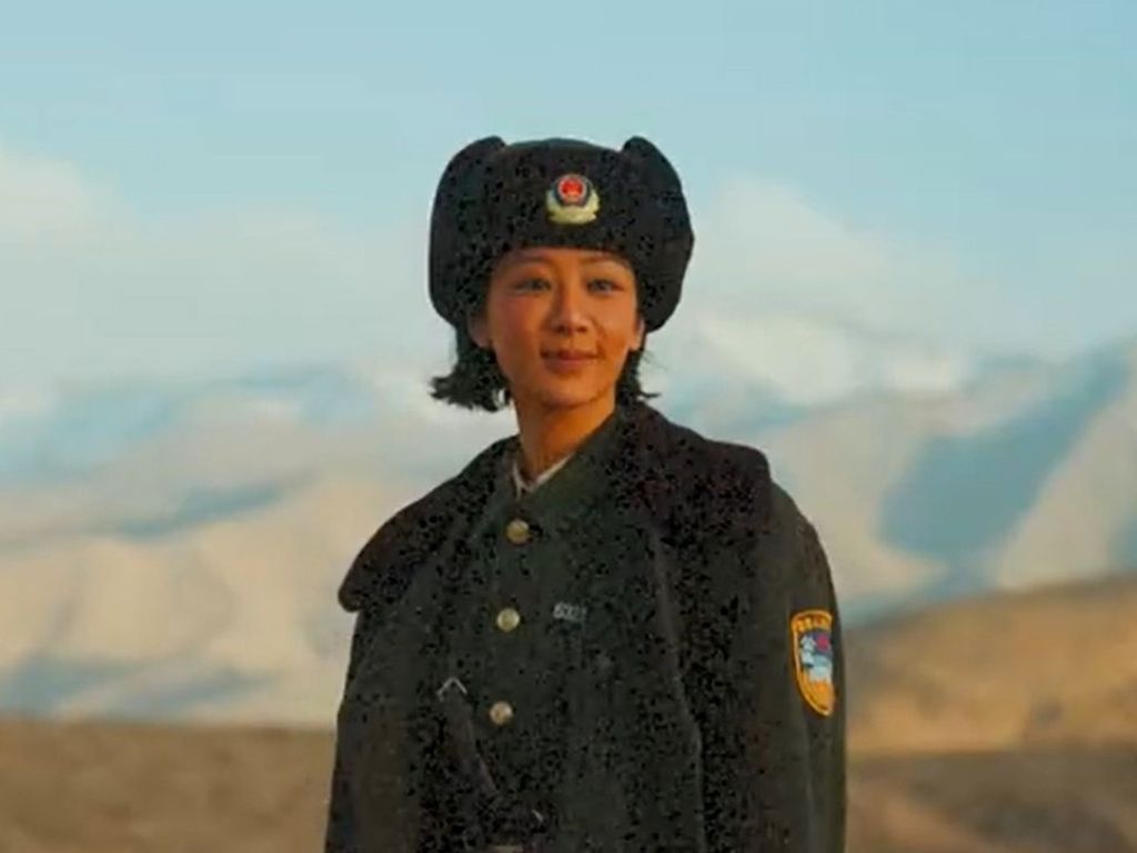 “Born to Be Alive” unveils first-look for Yang Zi    