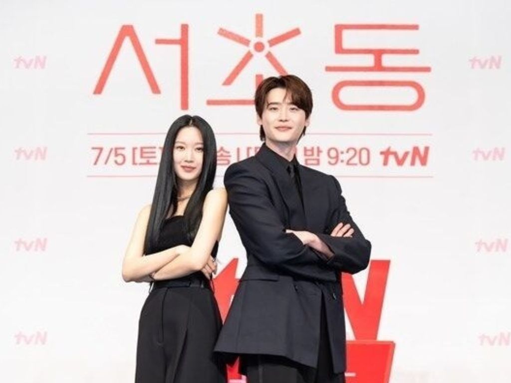 Lee Jong-suk and Moon Ga-young are coming to KL