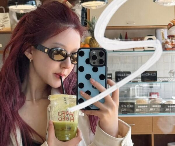 Zhao Lusi shades management with a green tea emoji