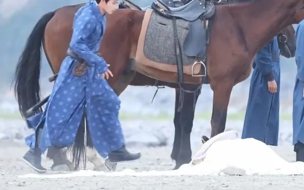 Meng Ziyi’s camp assures safety after filming accident | theHive.Asia Meng Ziyi’s camp assures safety after filming accident, celeb asia, meng ziyi, theHive.Asia, 3641