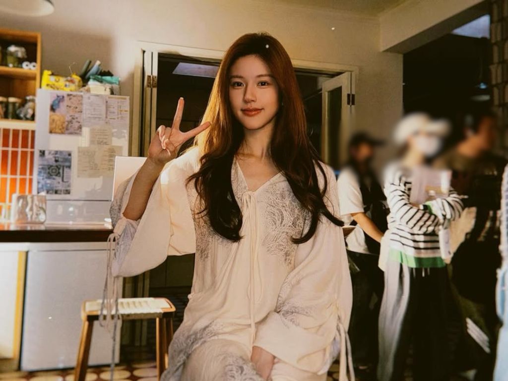 Zhao Lusi is now free from her estranged management?