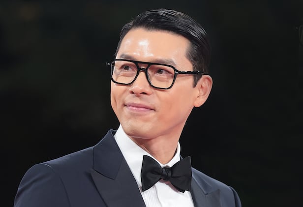 Hyun Bin and Son Ye-jin make history as first married couple to win Best Actor and Actress together | theHive.Asia Hyun Bin and Son Ye-jin make history as first married couple to win Best Actor and Actress together, son ye-jin, blue dragon awards, celeb asia, hyun bin, theHive.Asia, XJCVSGB65ZK2DCYNGNRYODDQ3A