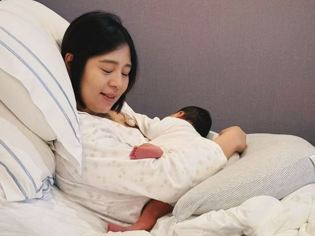Esther Liu and Simon Lian welcome their first child