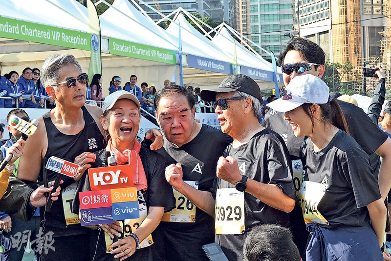 Chow Yun Fat leads veteran runners in HK marathon, celeb asia, chow yun fat, theHive.Asia, 7af65b79f6e94a04b9ce105f2078f3fa