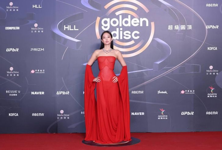 Jennie, G-Dragon big soloist winners at Golden Disc Awards | theHive.Asia Jennie, G-Dragon big soloist winners at Golden Disc Awards, celeb asia, g-dragon, Golden Disc Awards, jennie kim, theHive.Asia