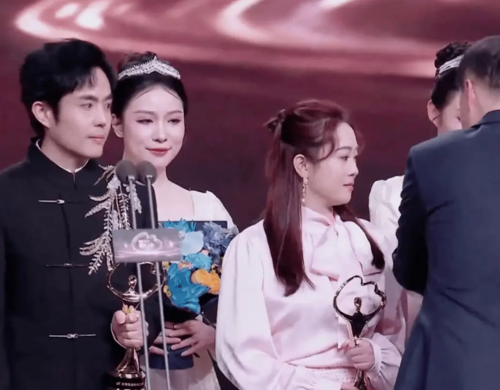 Wang Xing wins Weibo Influential Person of the Year, one year after abduction | theHive.Asia Wang Xing wins Weibo Influential Person of the Year, one year after abduction, celeb asia, Wang Xing, theHive.Asia, image 2
