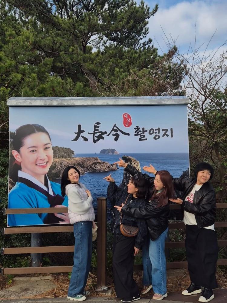 Lee Young-ae visits “Dae Jang Geum” filming location after more than 20 years, celeb asia, lee young-ae, theHive.Asia, SnapInsta.to 651249394 18161391490426339 8313535889347857301 n