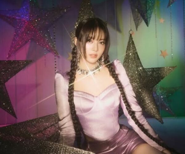 Hana takes a break from Fifty Fifty schedule