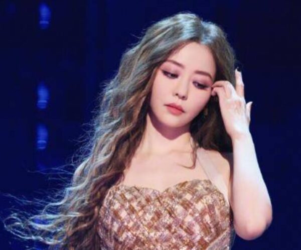 Jane Zhang admits to overdoing cosmetic procedure at concert