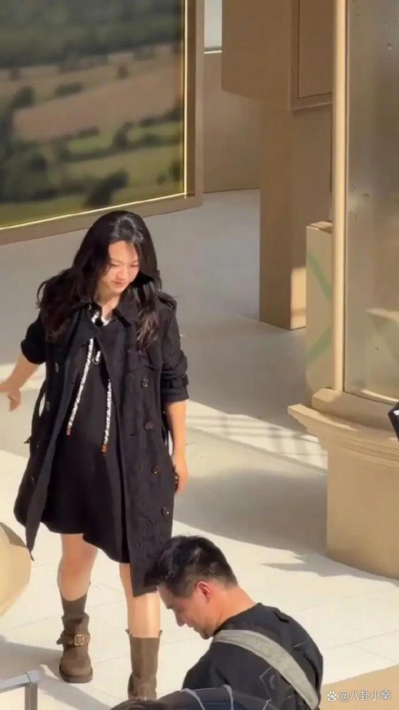 Tang Wei sparks pregnancy rumour again with latest look | theHive.Asia Tang Wei sparks pregnancy rumour again with latest look, celeb asia, kim tae-yong, tang wei, theHive.Asia, image