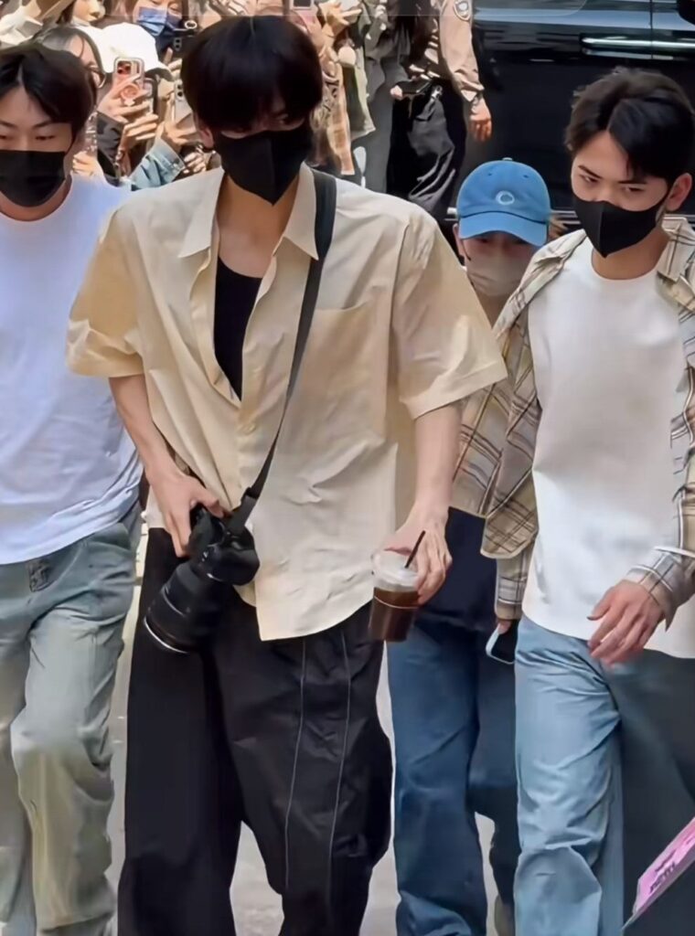 Zhang Linghe’s camp on his gait: Muscle cramp, not fracture! | theHive.Asia Zhang Linghe’s camp on his gait: Muscle cramp, not fracture!, celeb asia, zhang linghe, theHive.Asia, linghe