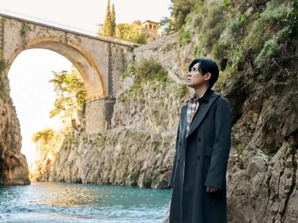 Vic Chou says F4 and Ashin encourage him to release a new song