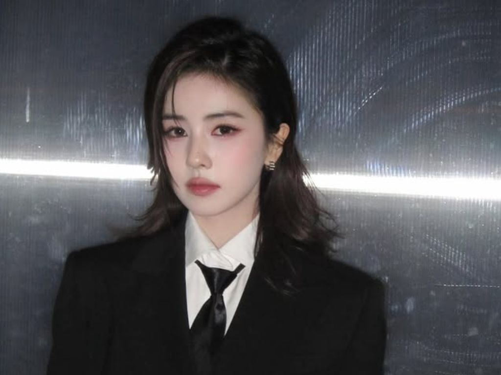Bai Lu takes legal action against online rumours