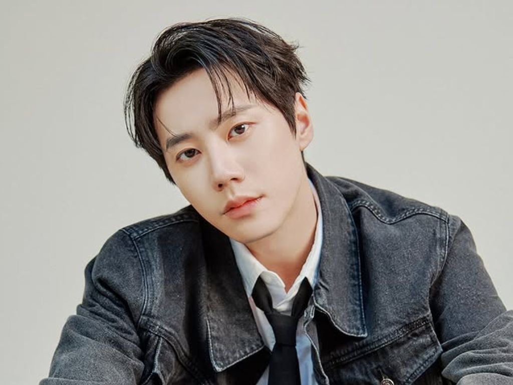 Lee Jun-young to enlist in the military next month