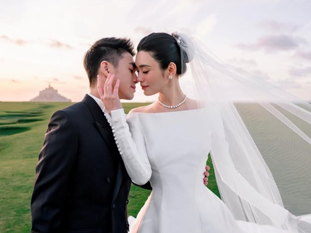 Ming Xi shares more photos from wedding