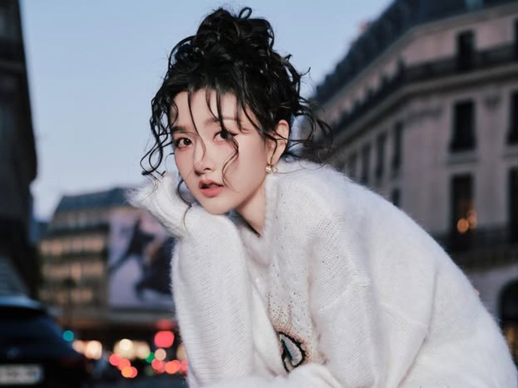 Song Zuer wants “simple and beautiful” romance, just like everyone else