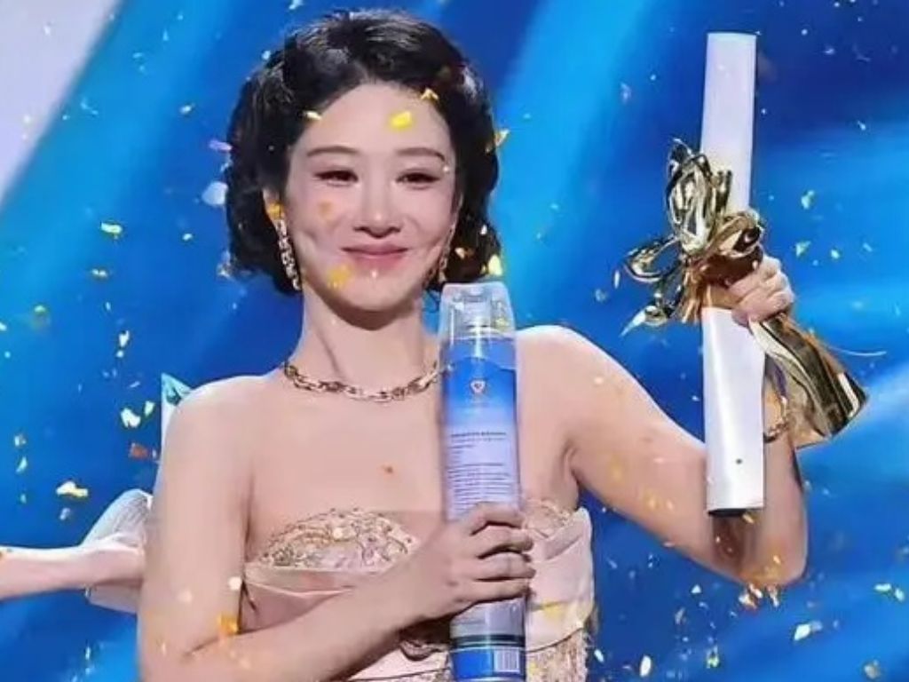 Yang Zi excited for her first Magnolia Awards’ Best Actress win