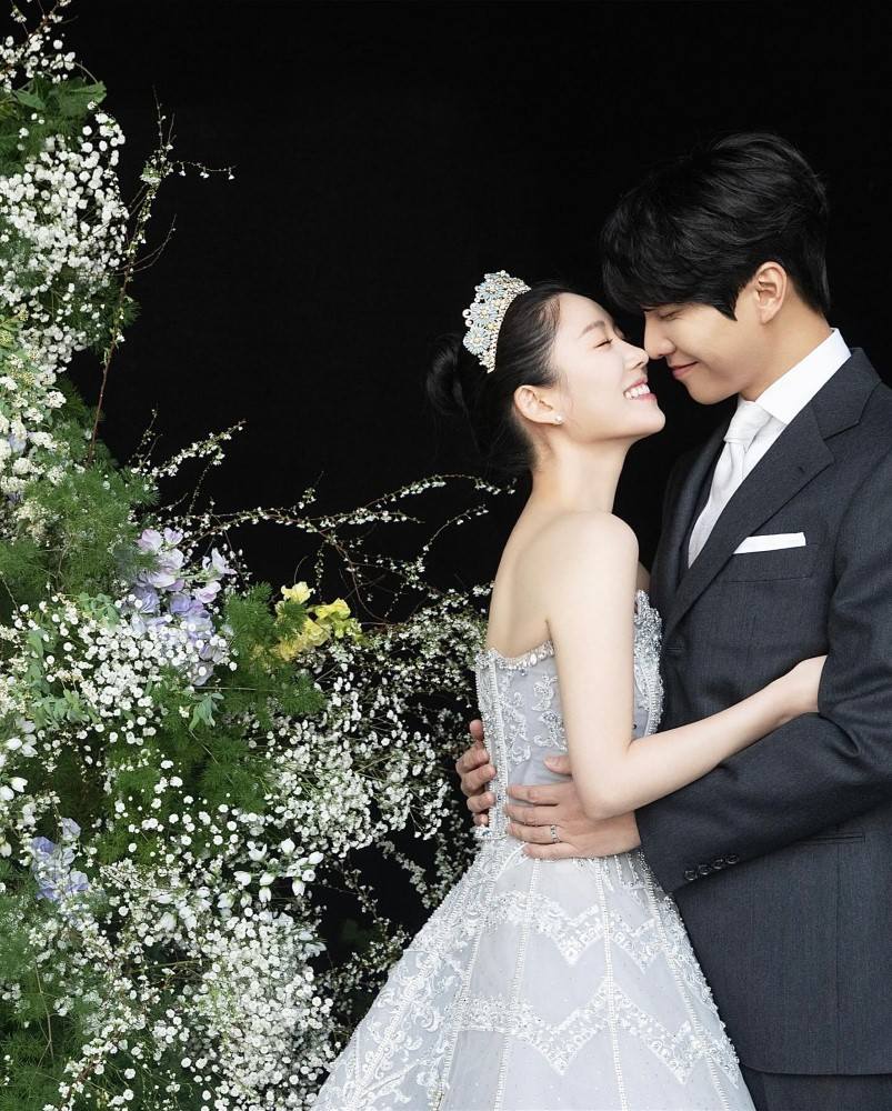 Lee Seung-gi and Lee Da-in welcome second child, a baby boy | theHive.Asia Lee Seung-gi and Lee Da-in welcome second child, a baby boy, celeb asia, lee da-in, lee seung-gi, theHive.Asia
